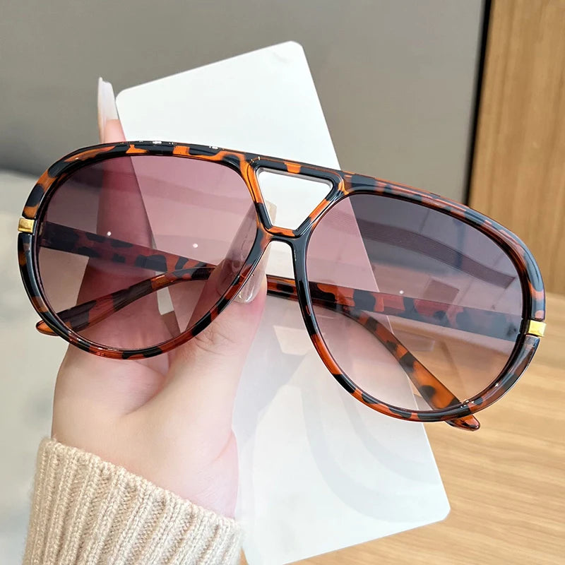 OvalGlow Luxe