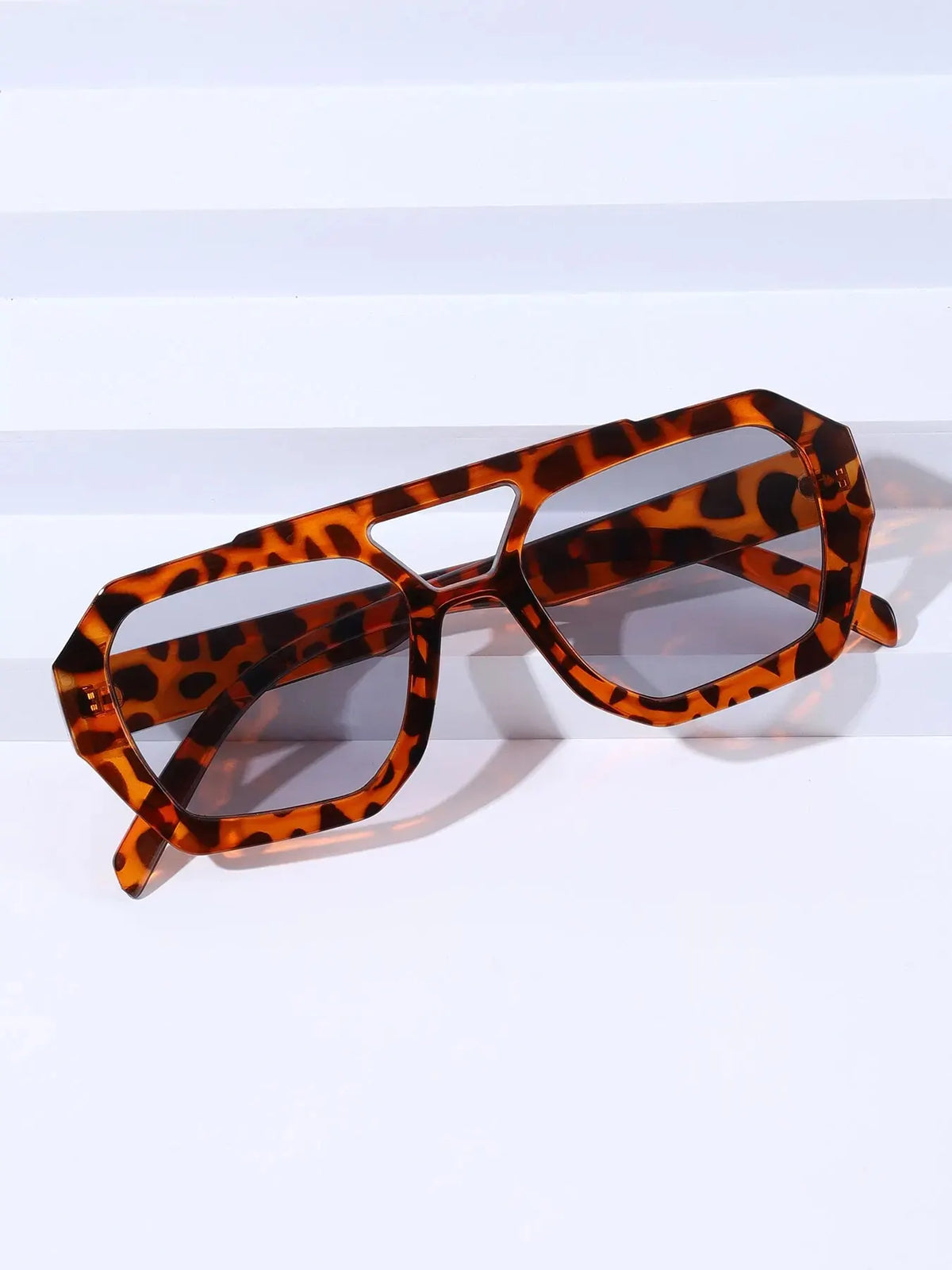 DoubleBeam Irregular Retro